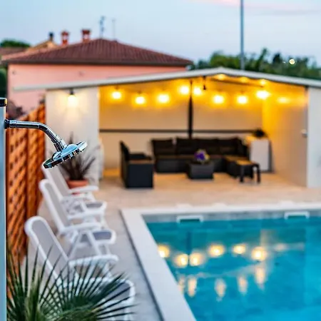 House With Private Pool 150 M From Sea! Villa Fazana