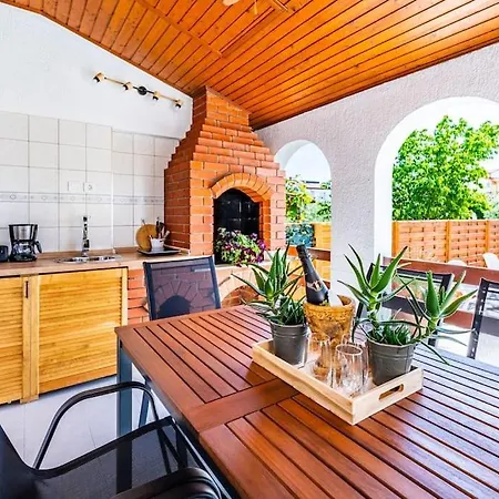 House With Private Pool 150 M From Sea! Villa *