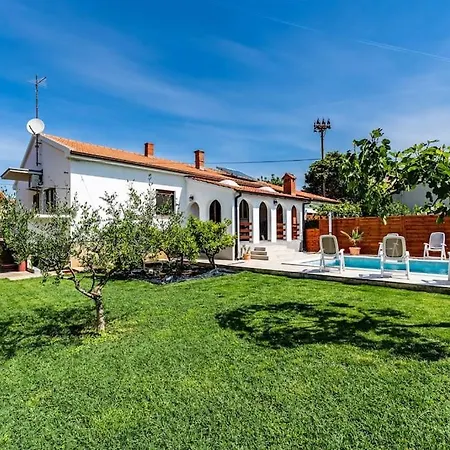 Villa House With Private Pool 150 M From Sea! Fazana