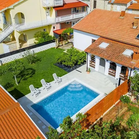 House With Private Pool 150 M From Sea! Fazana